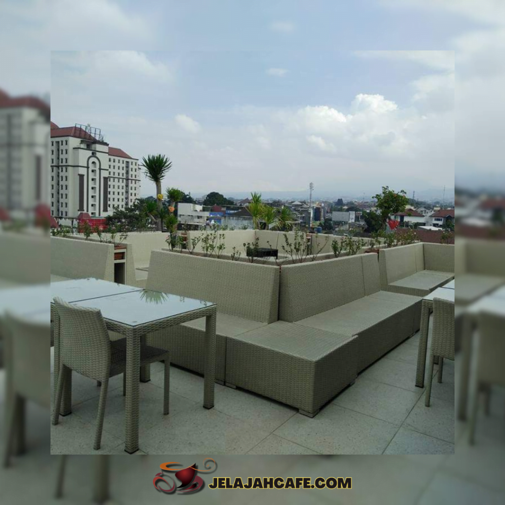 Goldstar 360 Cafe