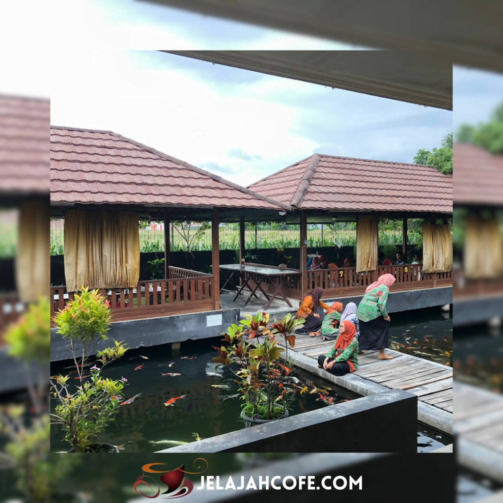 Warung Lesehan Padang Bulan