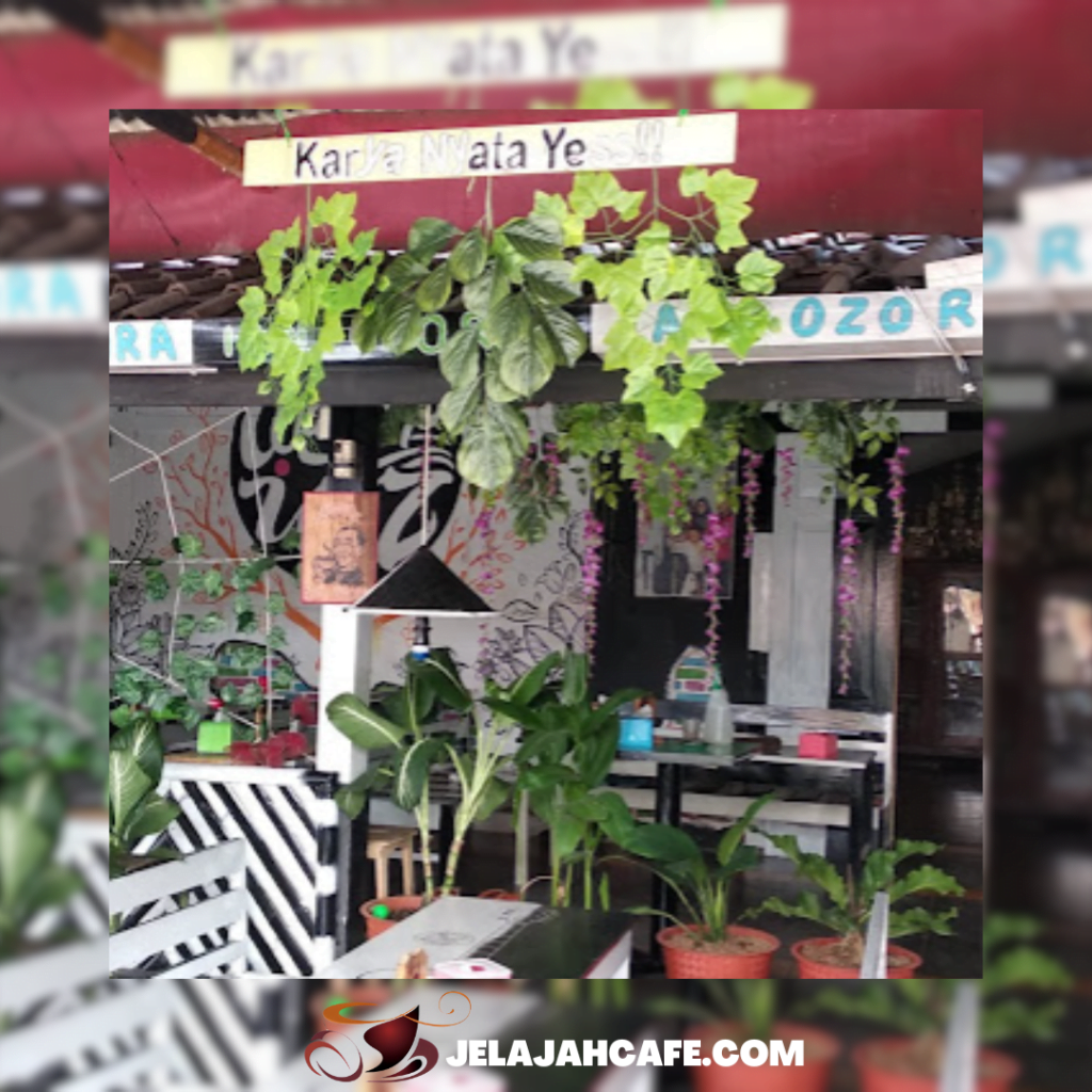 Ian Ozora cafe