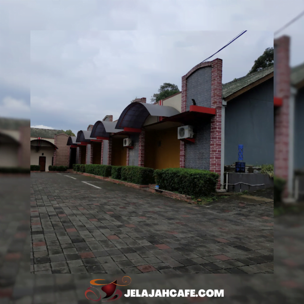 Monalisa Cafe & Karaoke 
