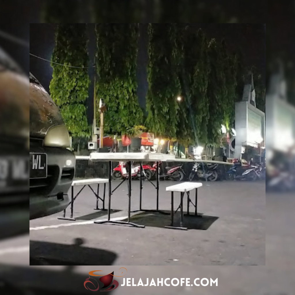 <table border="1"> <tbody> <tr> <th>Informasi</th> <th>Detail</th> </tr> <tr> <td>Alamat</td> <td>Jl. Baru No.29, Purwamekar, Kec. Purwakarta, Kabupaten Purwakarta, Jawa Barat 41151</td> </tr> <tr> <td>Jam Buka</td> <td>10.00 - 22.00</td> </tr> <tr> <td>Harga mulai</td> <td>25k-100k</td> </tr> </tbody> </table>