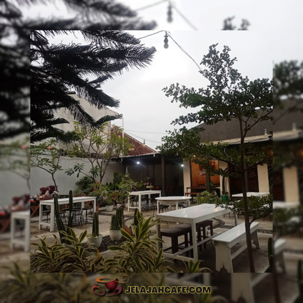 Menikmati waktu santai sambil menyeruput kopi spesial adalah pengalaman yang tak bisa ditawar. Jika Anda mencari tempat yang sempurna untuk bersantai sejenak dari hiruk pikuk kehidupan, tidak ada tempat yang lebih cocok daripada Terrace dengan Javapuccino-nya yang lezat. Javapuccino - Terrace